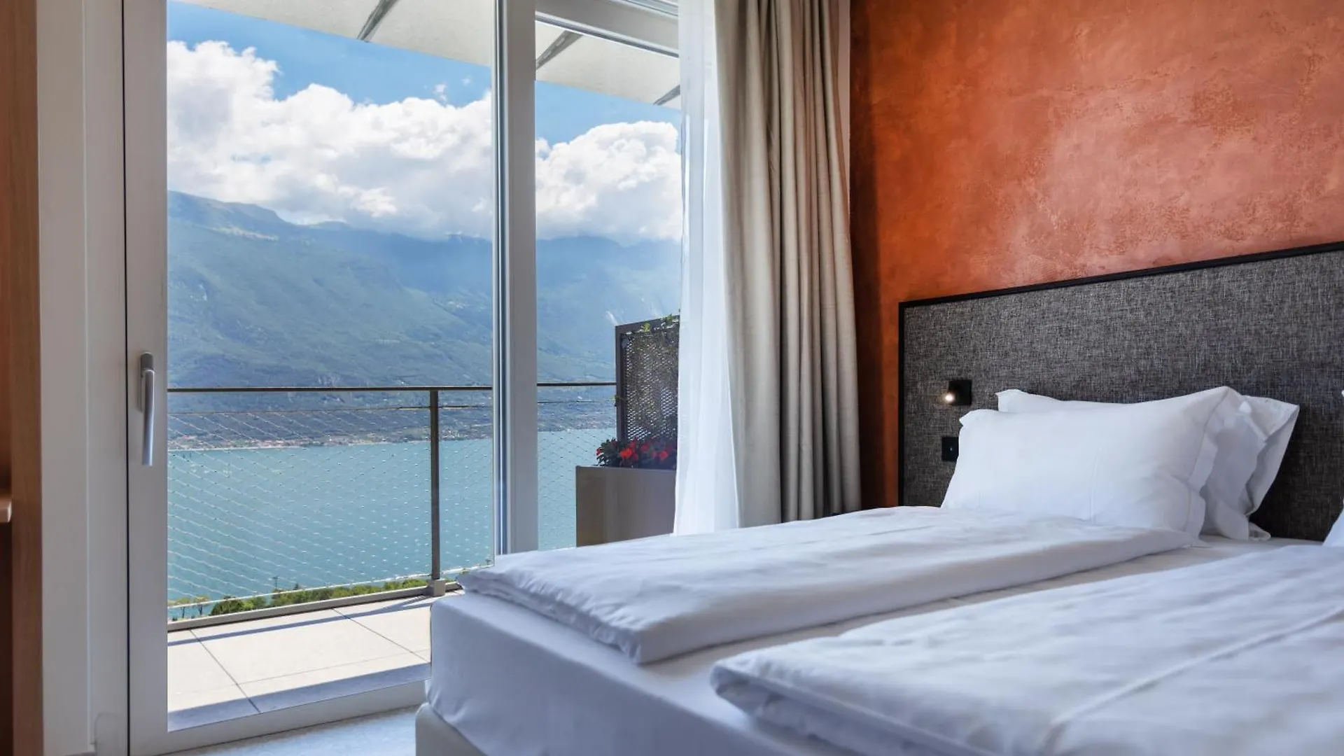 Llac Living Nature Hotel Лимоне-суль-Гарда 4*,